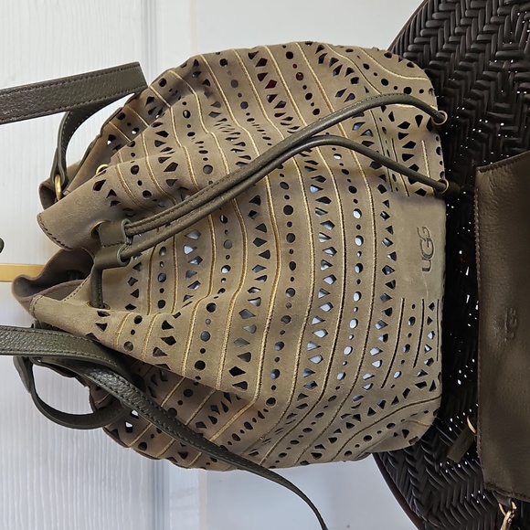 Large UGG 100% leather Crossbody bag laser cut design With Wristlet Olive Green - Picture 2 of 16